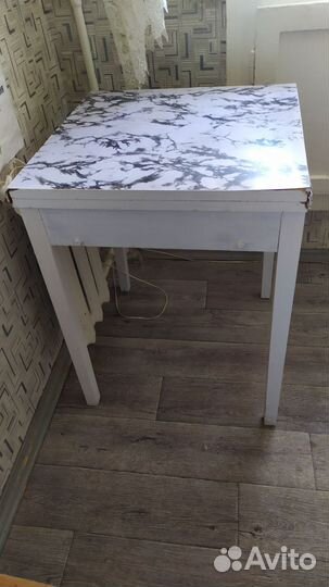 Кухонный стол