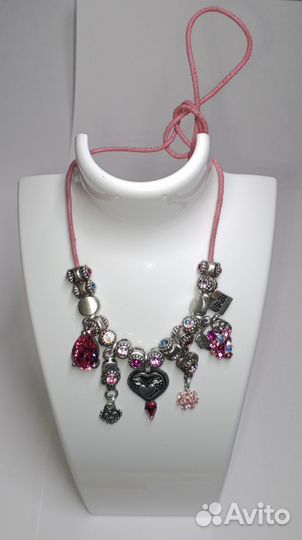 Украшение на шею розовое