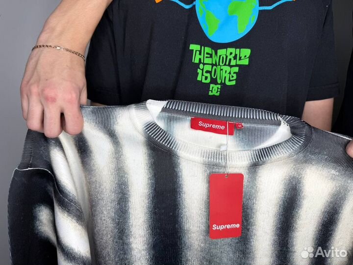 Свитер supreme