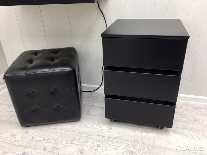 Тумба прикроватная