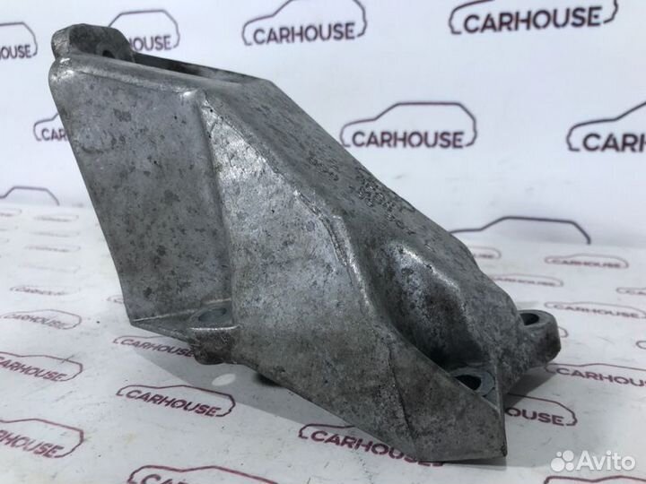 Кронштейн двигателя левый Audi Q5 2.0 CDN