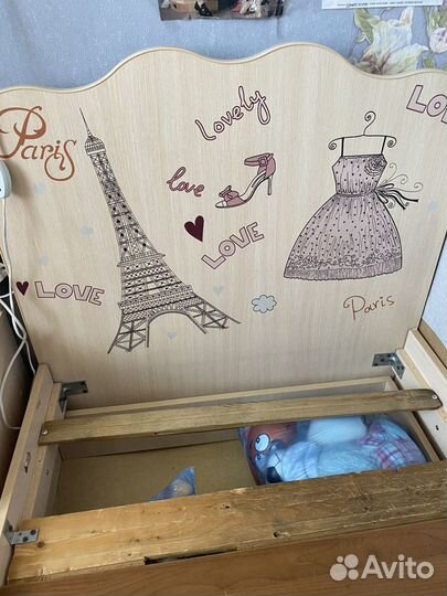 Детская Париж (шкаф, стол, туббочка и кровать)