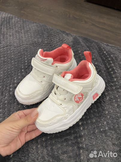 Куртки на девочку