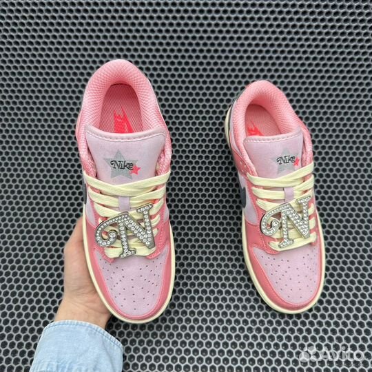 Кроссовки nike dunk low barbie