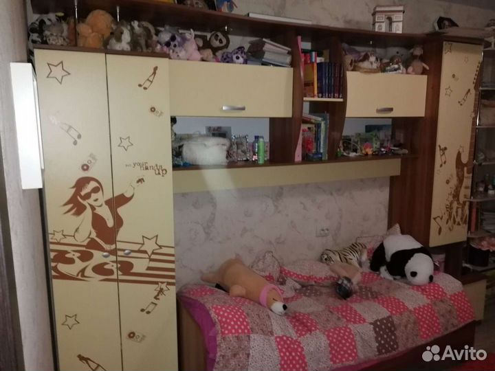 Стенка с кроватью с письменным столом