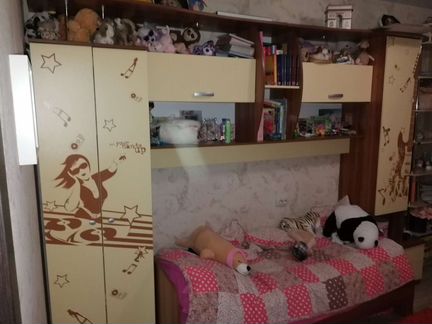 Стенка с кроватью с письменным столом