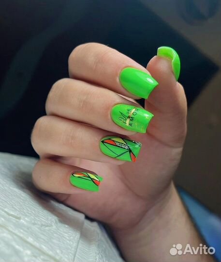 Маникюр и педикюр