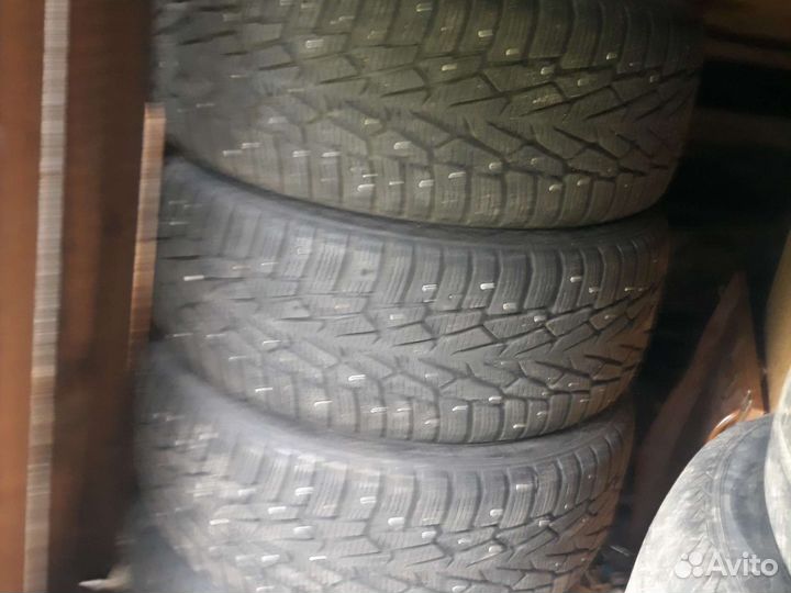 Nokian Tyres Hakkapeliitta 7 215/50 R17