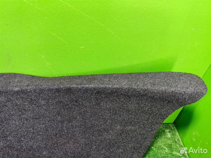 Обшивка крышки багажника Toyota Yaris P90 2010