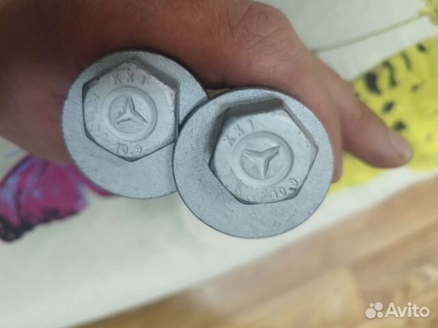 Болты новые оригинальные на mercedes vito 639