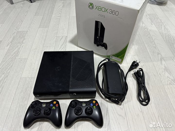 Xbox 360 Е прошитый Freeboot + игры