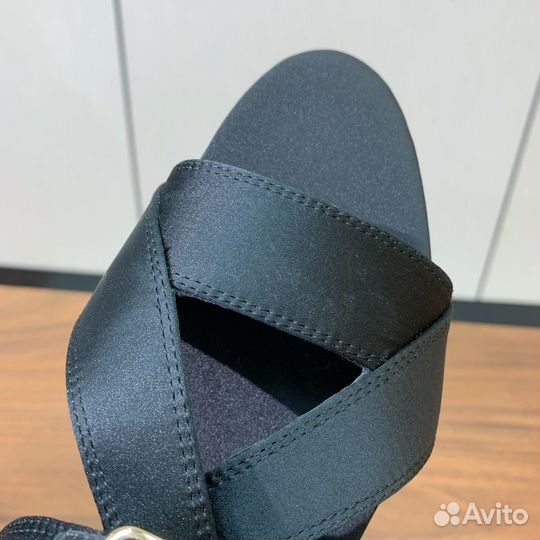 Сандалии женские loro piana