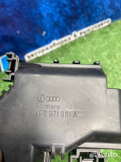 Блок предохранителей Audi A6 C6 BRE 2008
