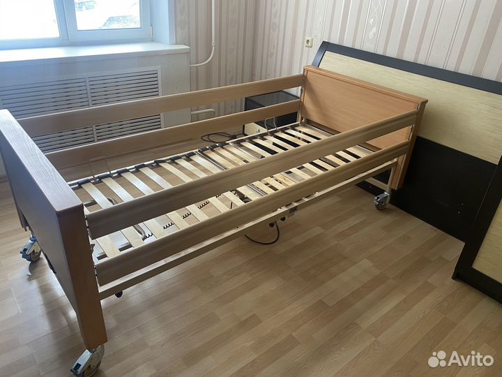 Медицинская кровать для лежачих больных