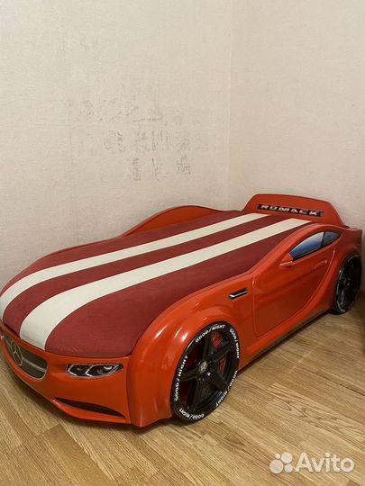 Детская кровать машинка