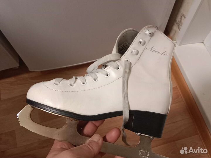 Коньки фигурные