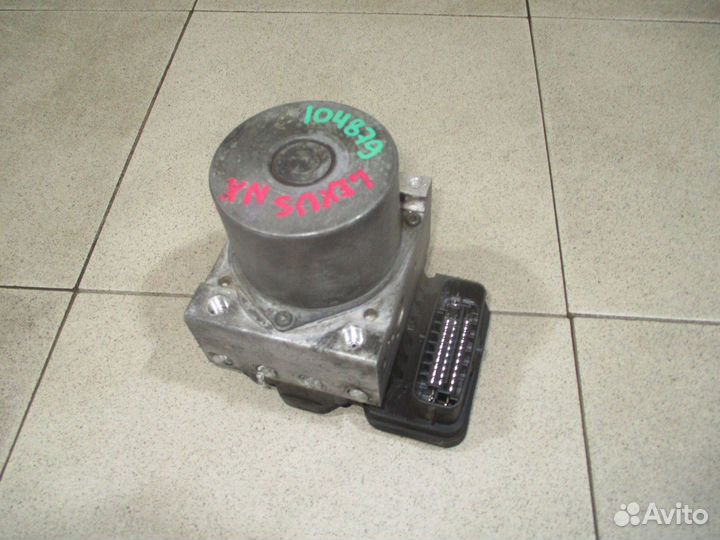 Блок ABS (насос) Lexus NX 200t (AZ10)