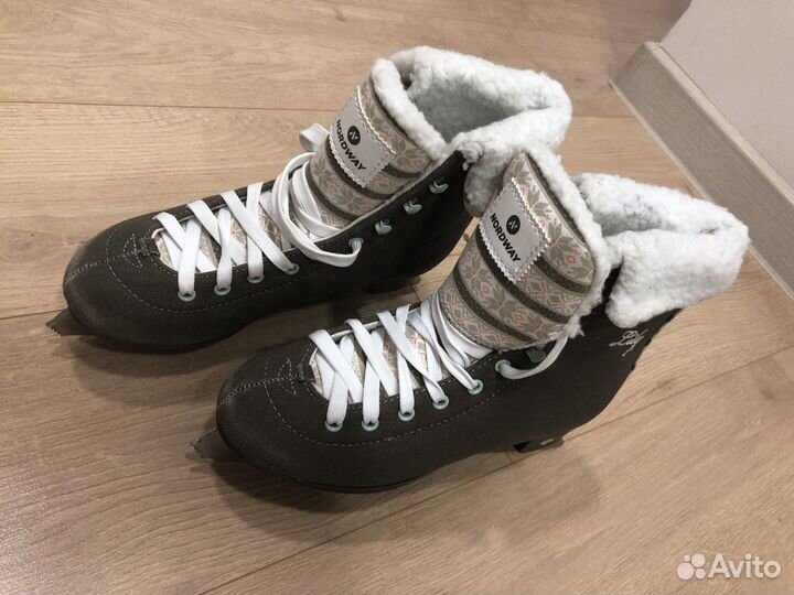 Коньки женские 36 размер