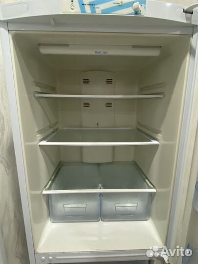 Холодильник indesit