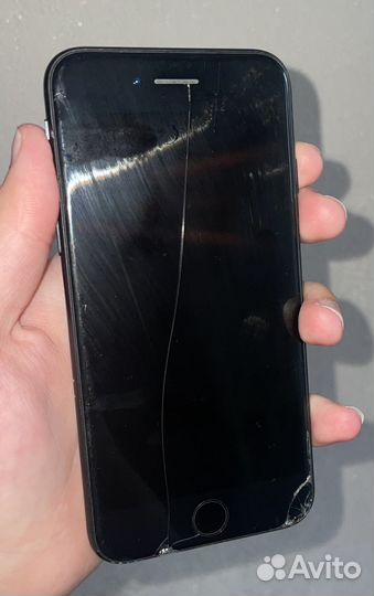 Телефон iPhone SE 2020