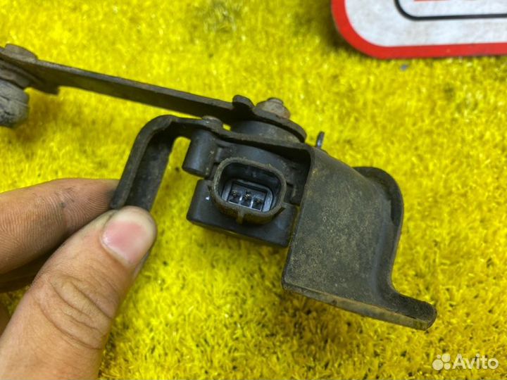 Датчик корректора фар передний правый Lexus/Toyota