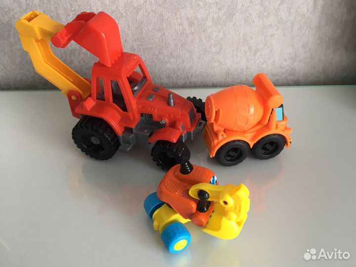 Трактор экскаватор бетономешалка