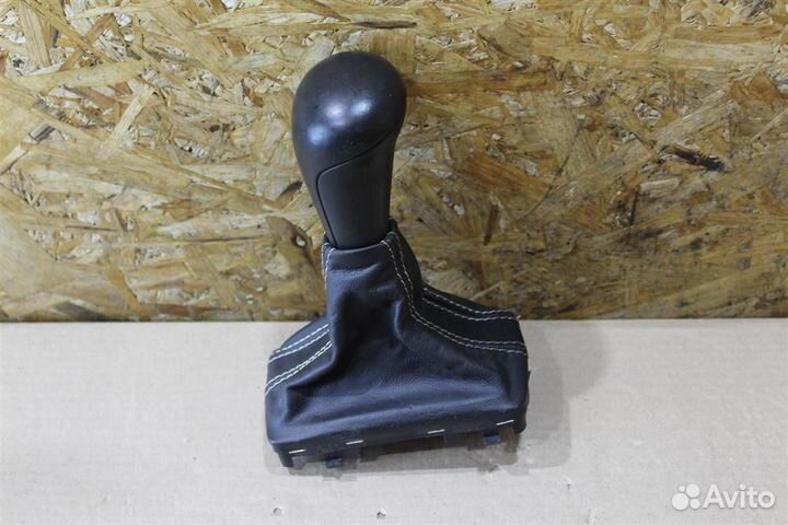 Ручка кулисы кпп Audi A4 B8 3.0 TDI дизель 2011