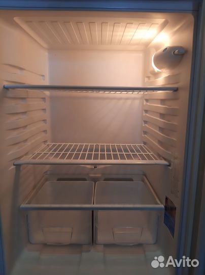 Холодильник Indesit