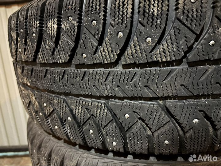 Bridgestone Ice Cruiser 7000 215/55 R16