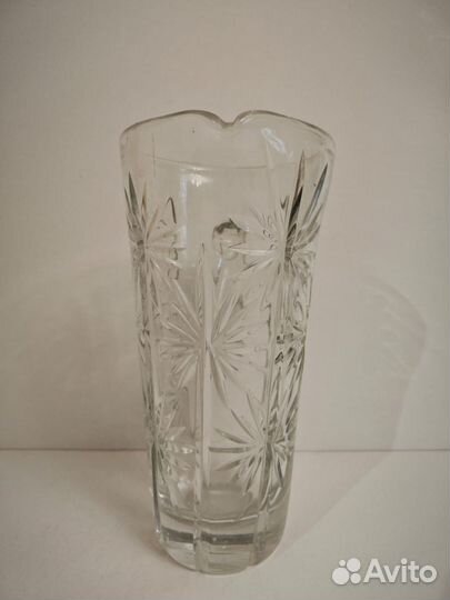 Ваза хрустальная и кувшин