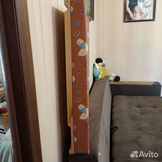 Пеленальная доска на кроватку