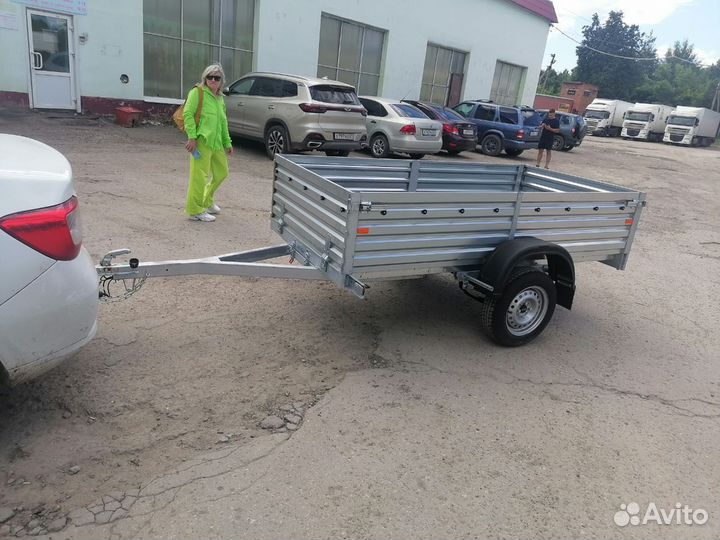 Прицеп легковой. Размеры кузова: 2453х1231х470 мм