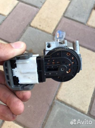 Замок зажигания Mazda Mazda3