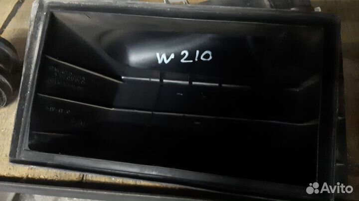 Крышка корпуса воздушного фильтра MercedesW210S210