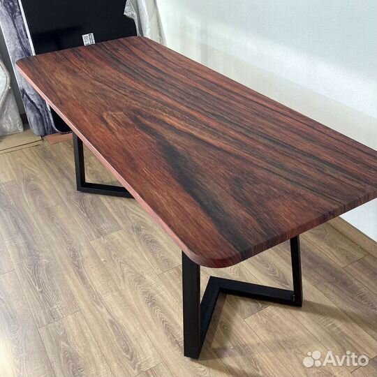 Компьютерный стол. Письменный стол