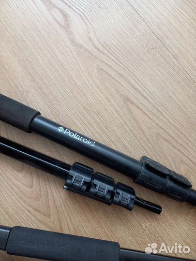 Штатив для видеокамеры