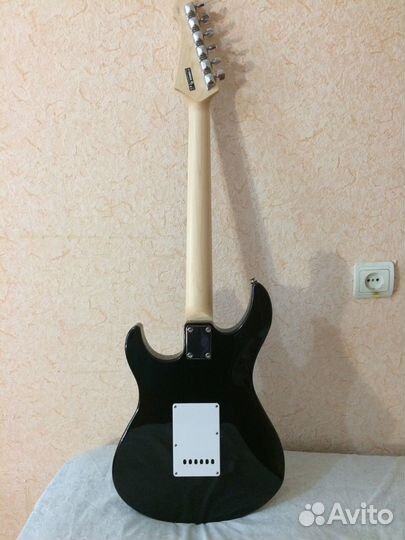 Yamaha pacifica 012+чехол+кабель+каподастер
