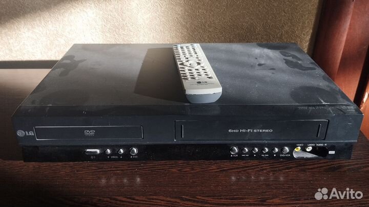 DVD VHS плеер LG