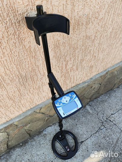 Металлоискатель Minelab X-Terra 705