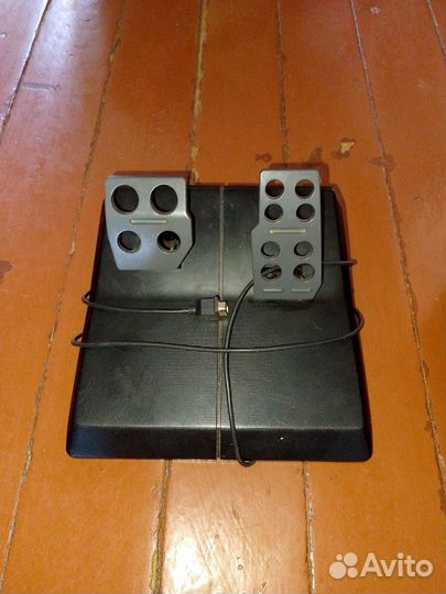 Игровой руль logitech