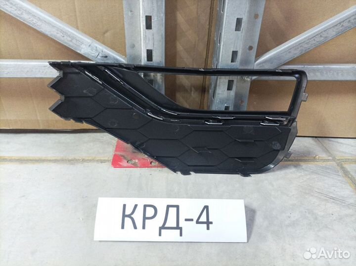 Окантовка птф правая Volkswagen Amarok 2 на 2010