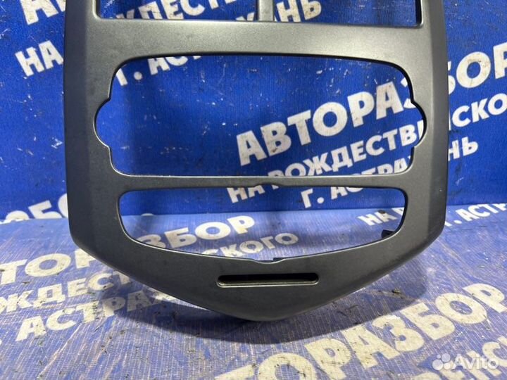 Накладка центральной консоли Chevrolet Aveo T300