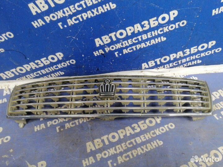 Решетка радиатора Toyota Crown седан 1995