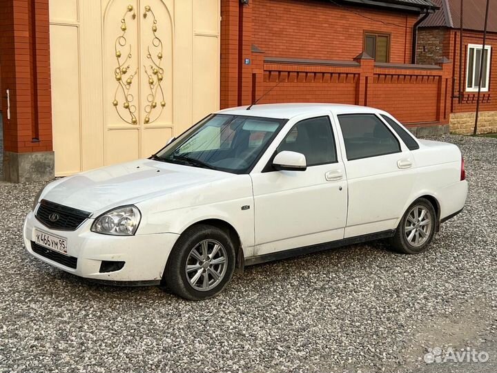 Капот приора