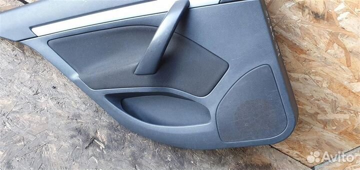 Обшивка двери задней левой Skoda Octavia A5