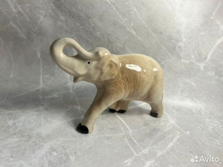 Слоник фарфоровый