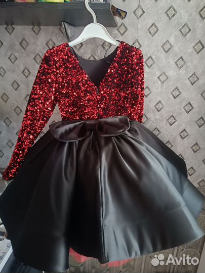 Нарядное платье