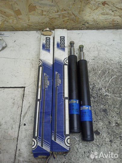 Амортизатор передний Volkswagen Passat B3