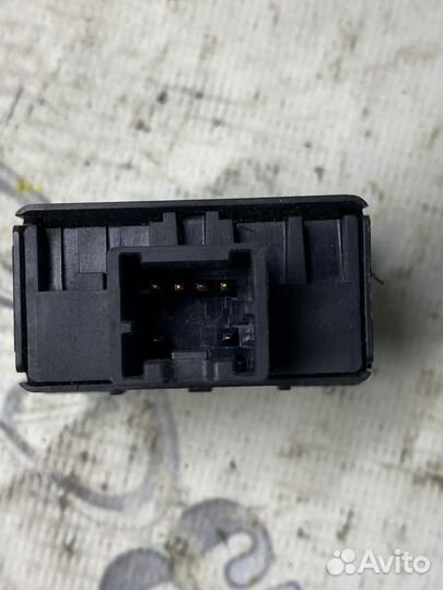 Многофункциональная кнопка управления Nissan Teana