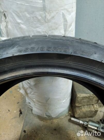 Bridgestone Potenza S001 255/35 R19 и 285/30 R19 96Y